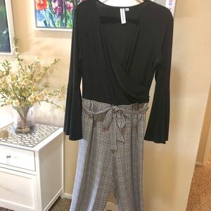 EMMA & MICHELE jumpsuit w/bell sleeves
